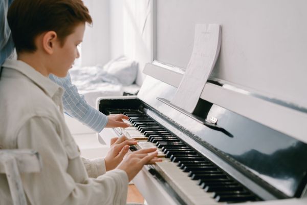 Découvrez des techniques inattendues pour jouer du piano à Tours
